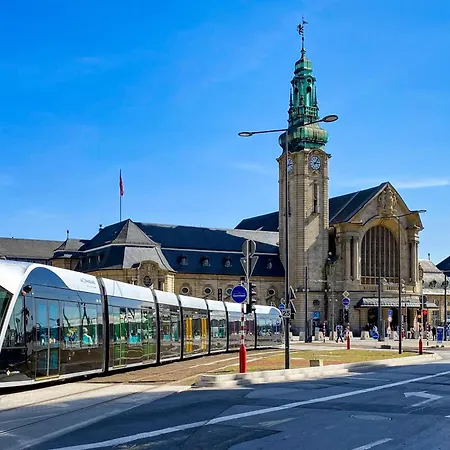 V4 - Chambre Double - 5 Minutes Du Luxembourg Homestay