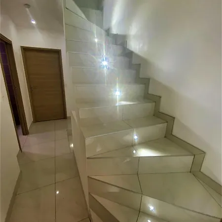 V4 - Chambre Double - 5 Minutes Du Luxembourg *