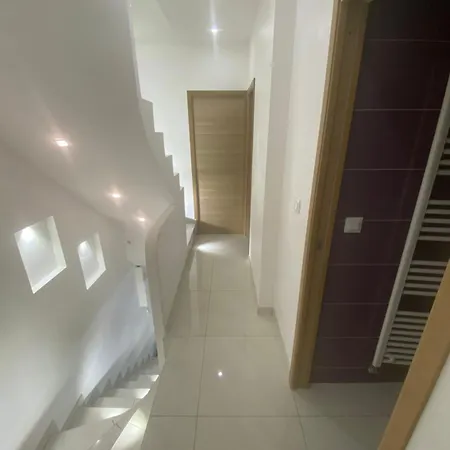 V4 - Chambre Double - 5 Minutes Du Luxembourg *