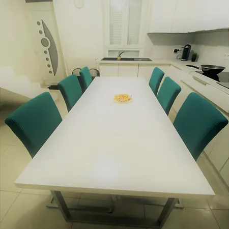 V4 - Chambre Double - 5 Minutes Du Luxembourg *