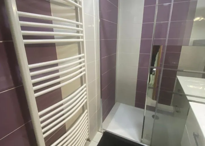 V4 - Chambre Double - 5 Minutes Du Luxembourg Hotel Villerupt